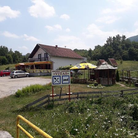 Prenociste Vitas Acomodação com café da manhã Miljevina Exterior foto