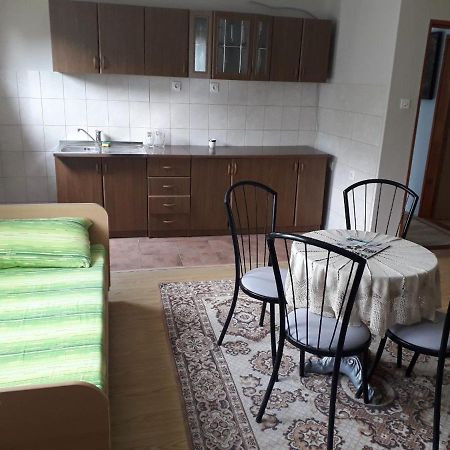 Prenociste Vitas Acomodação com café da manhã Miljevina Exterior foto