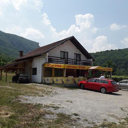 Prenociste Vitas Acomodação com café da manhã Miljevina Exterior foto