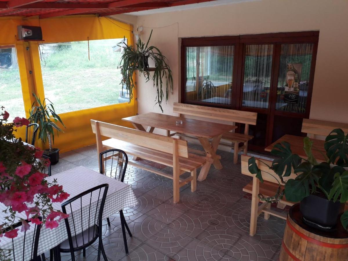Prenociste Vitas Acomodação com café da manhã Miljevina Exterior foto