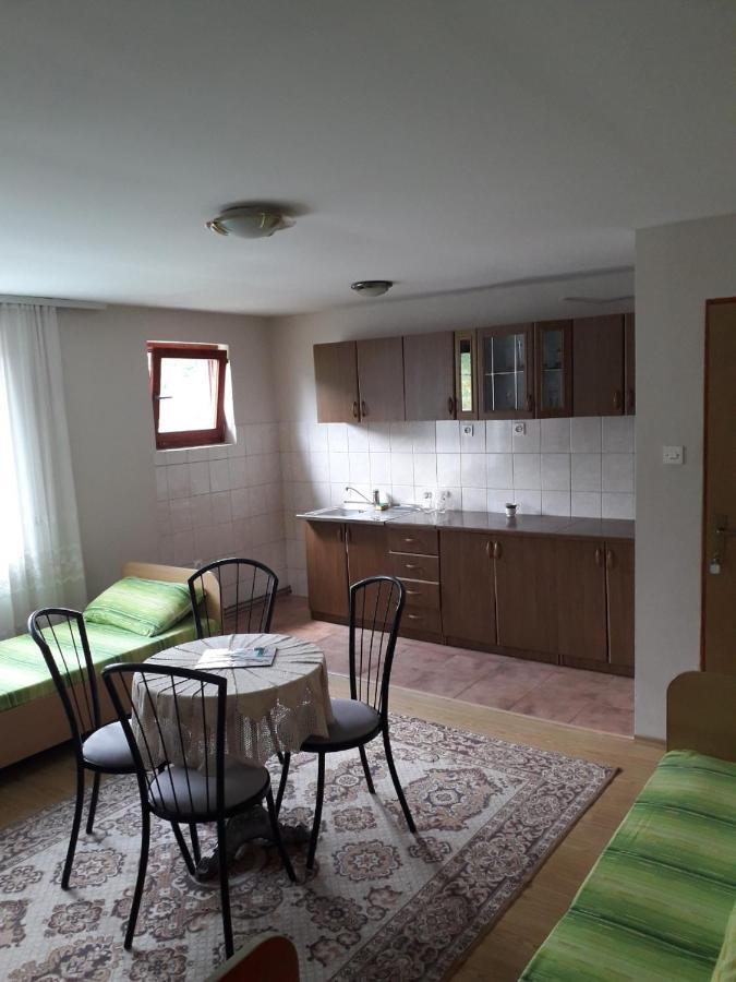 Prenociste Vitas Acomodação com café da manhã Miljevina Exterior foto