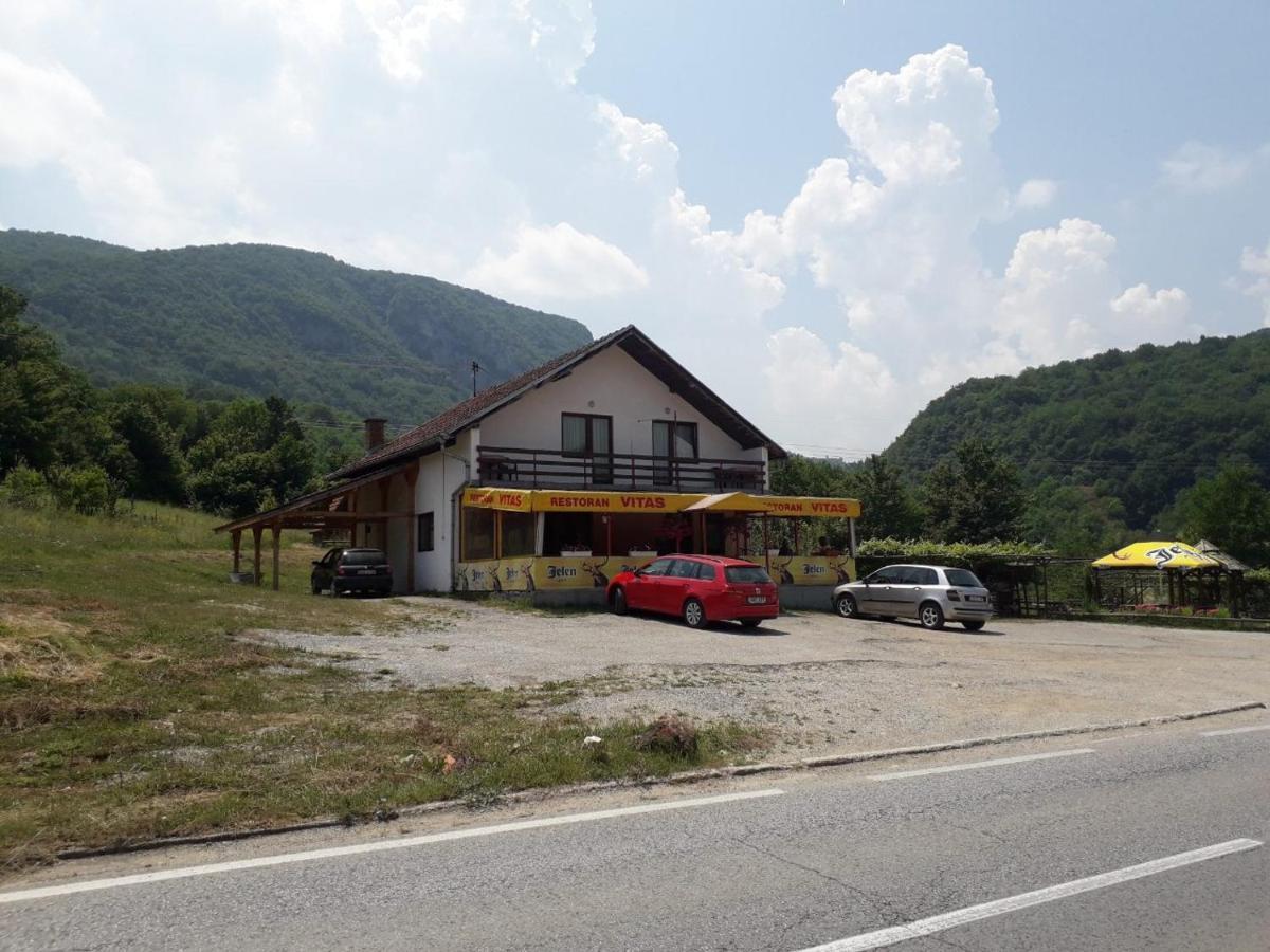 Prenociste Vitas Acomodação com café da manhã Miljevina Exterior foto