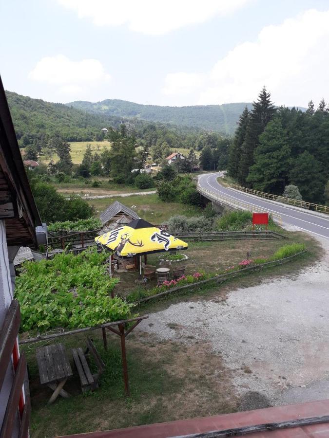 Prenociste Vitas Acomodação com café da manhã Miljevina Exterior foto
