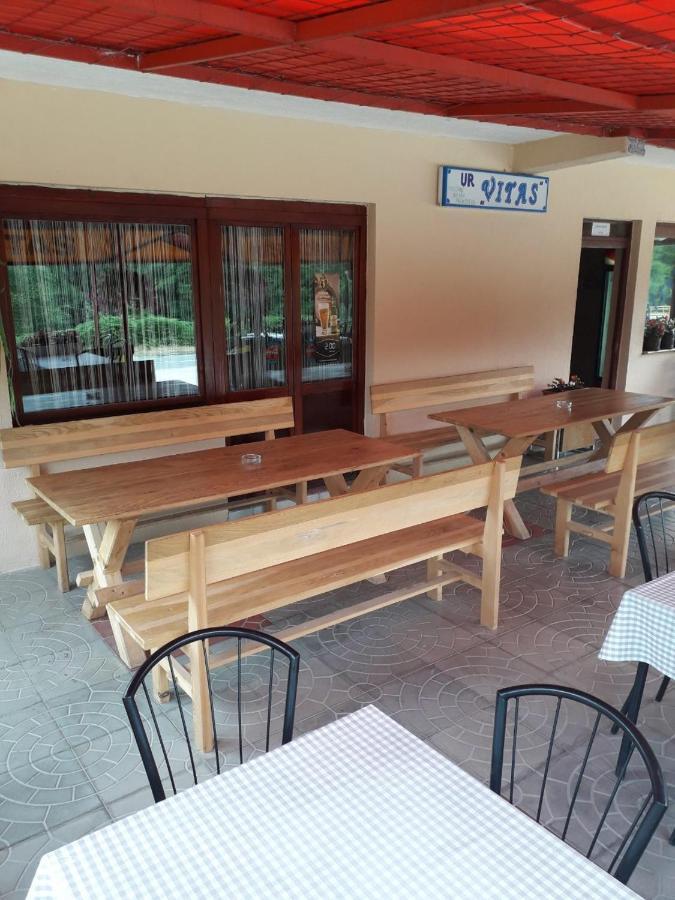 Prenociste Vitas Acomodação com café da manhã Miljevina Exterior foto