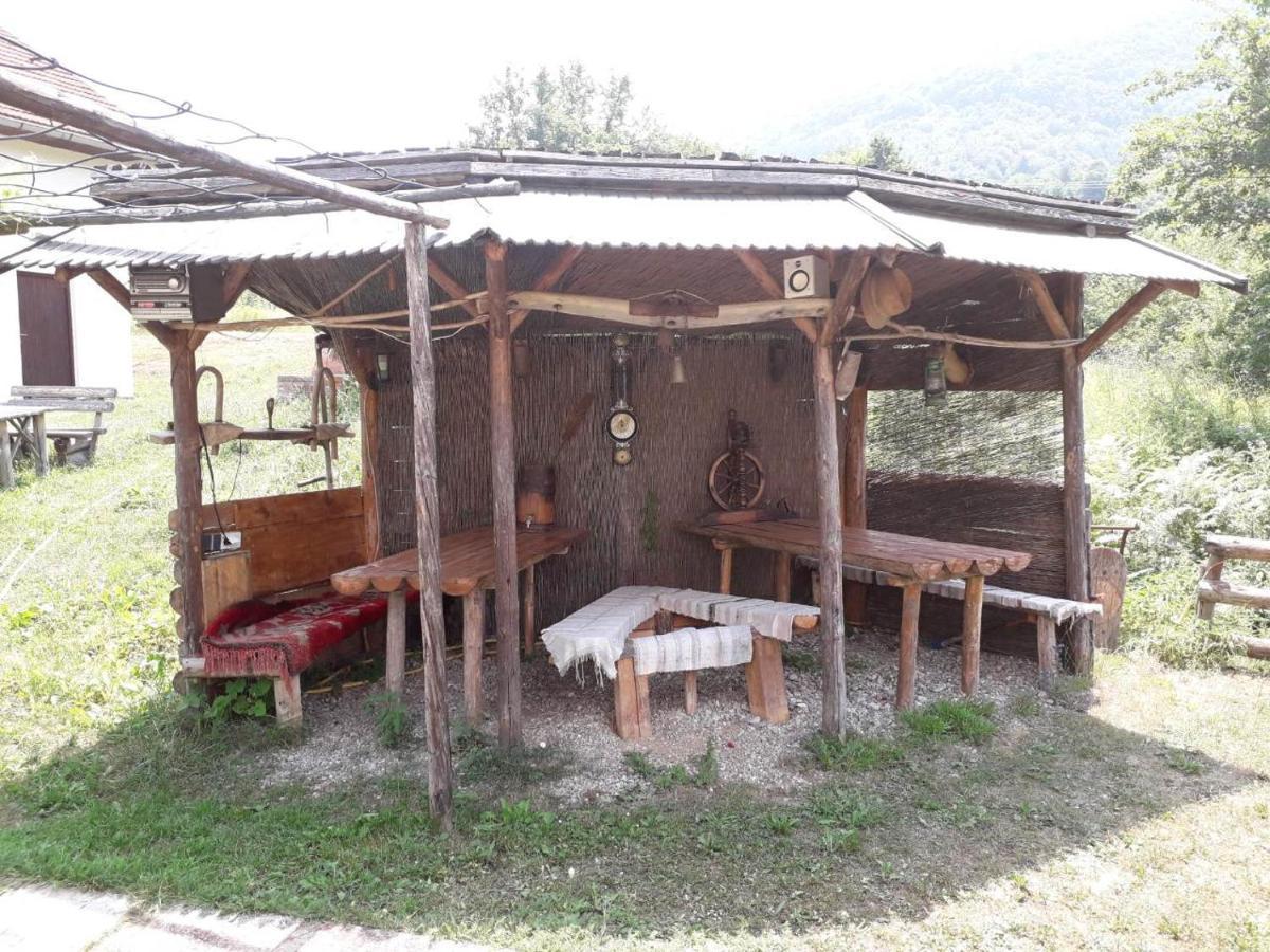 Prenociste Vitas Acomodação com café da manhã Miljevina Exterior foto