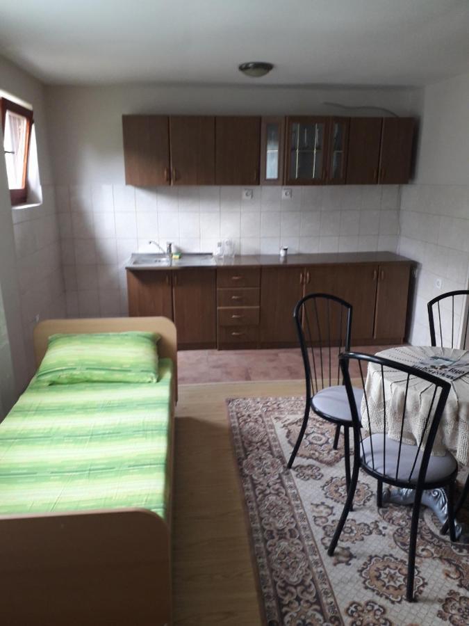 Prenociste Vitas Acomodação com café da manhã Miljevina Exterior foto