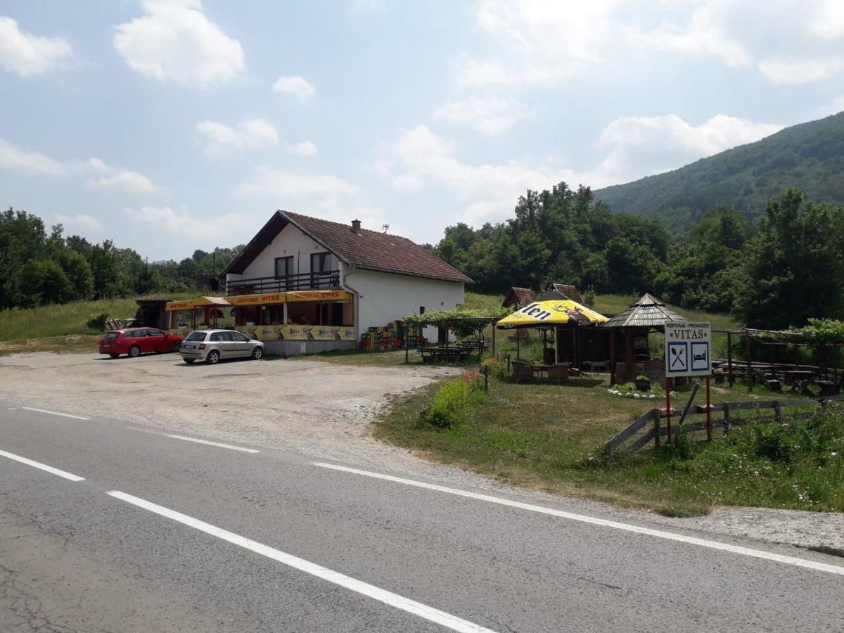 Prenociste Vitas Acomodação com café da manhã Miljevina Exterior foto